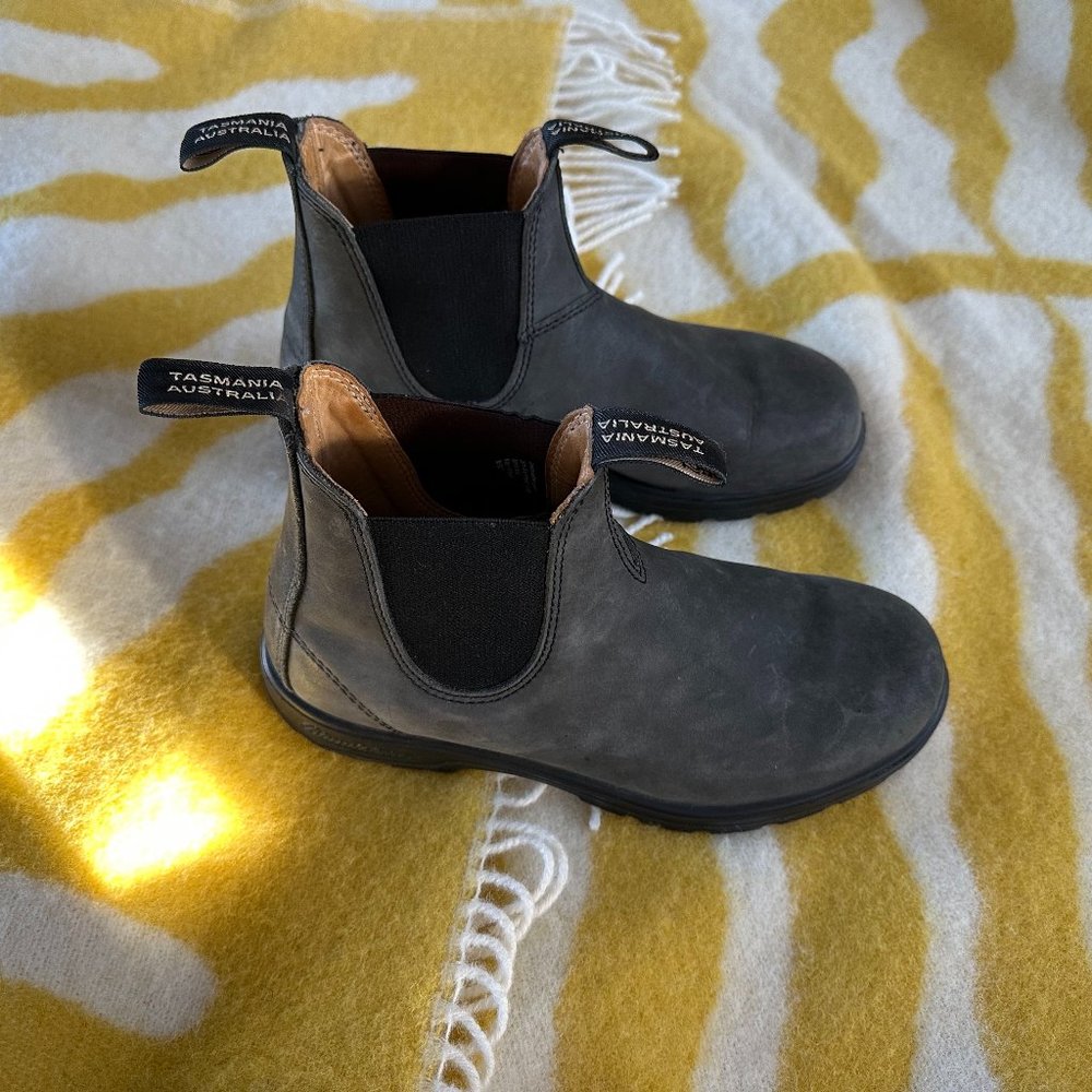 BLUNDSTONE Womens original suede boots size US10/AU7 EUC